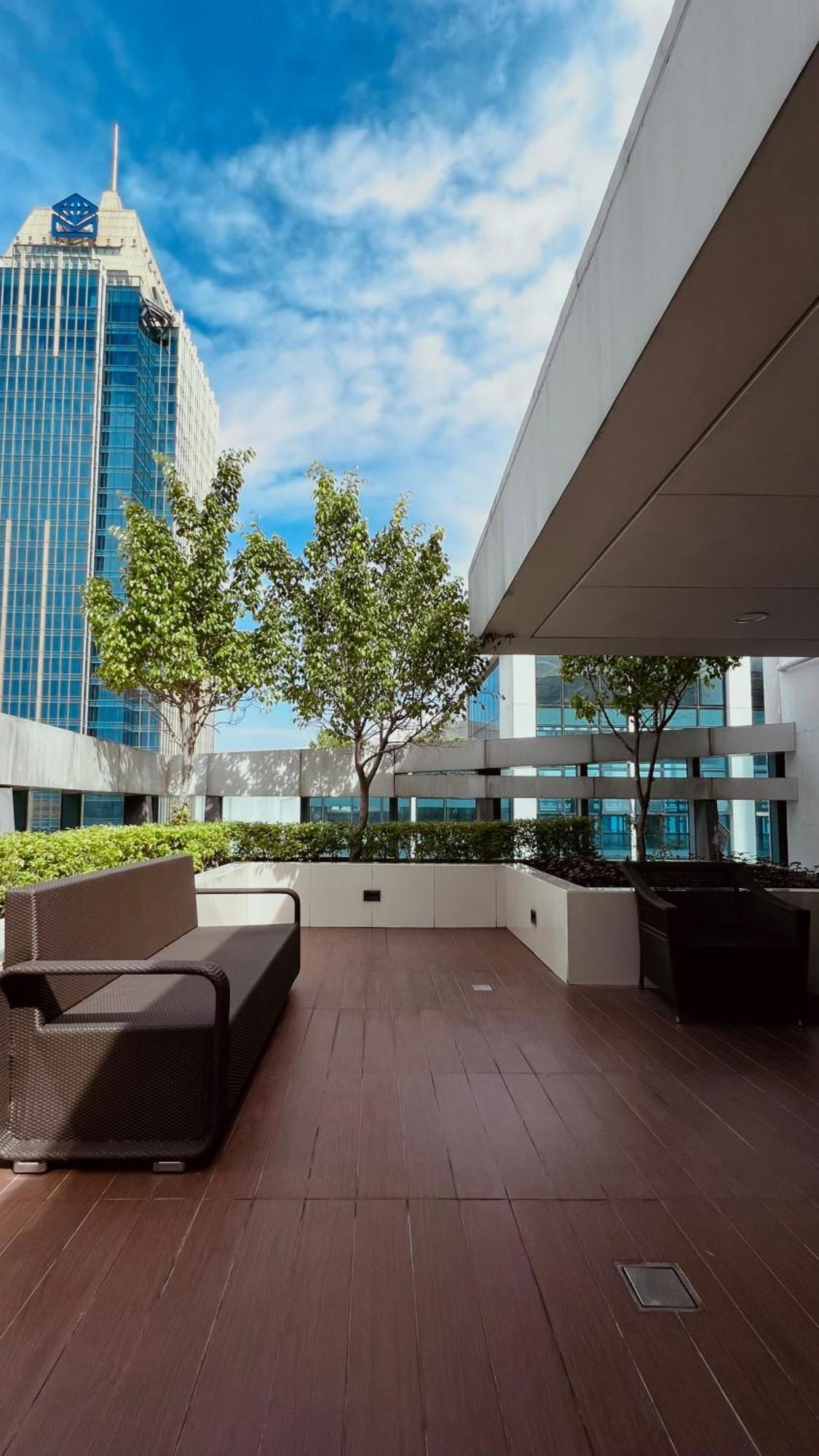 La Palazzo - Across Uptown Mall & Grand Hyatt Bgc 따구익 외부 사진